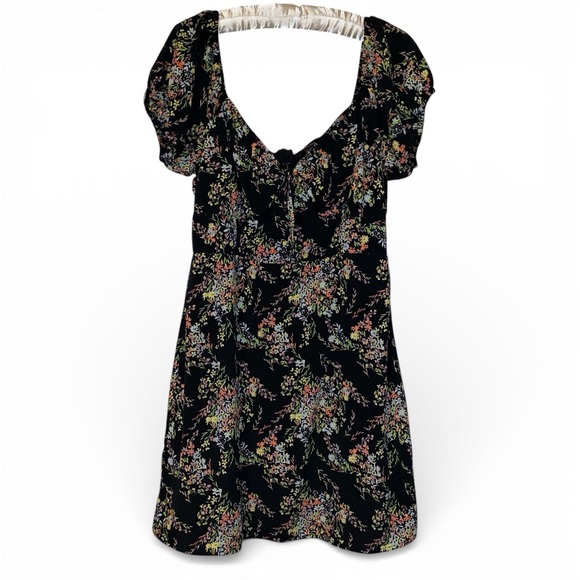 Forever 21 Black Floral Puff Sleeve Dress - Picture 2 of 11